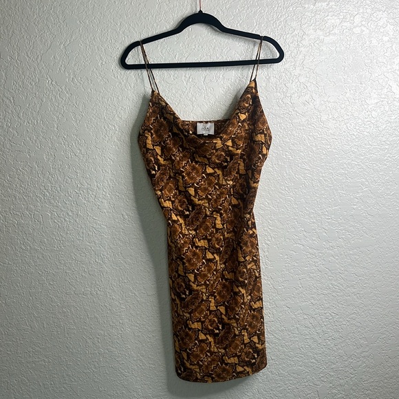 J.O.A Python Print Cowl Neck Minidress In Tan Python XL - Picture 4 of 6